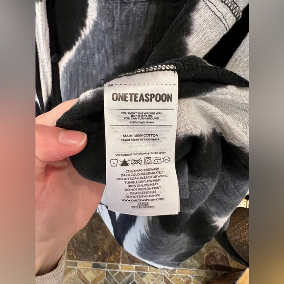 One Teaspoon 100% Cotton Oversized Button Up - Picture 4 of 6